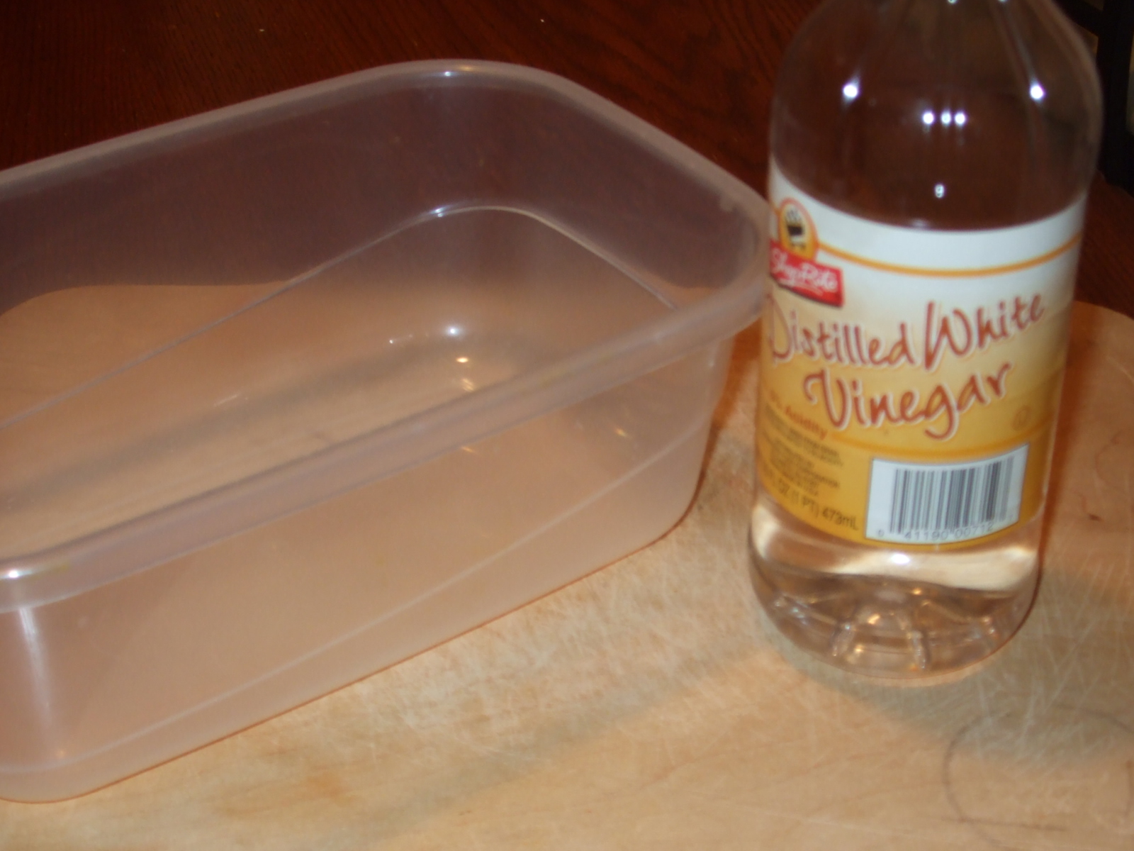 White vinegar in bowl White vinegar